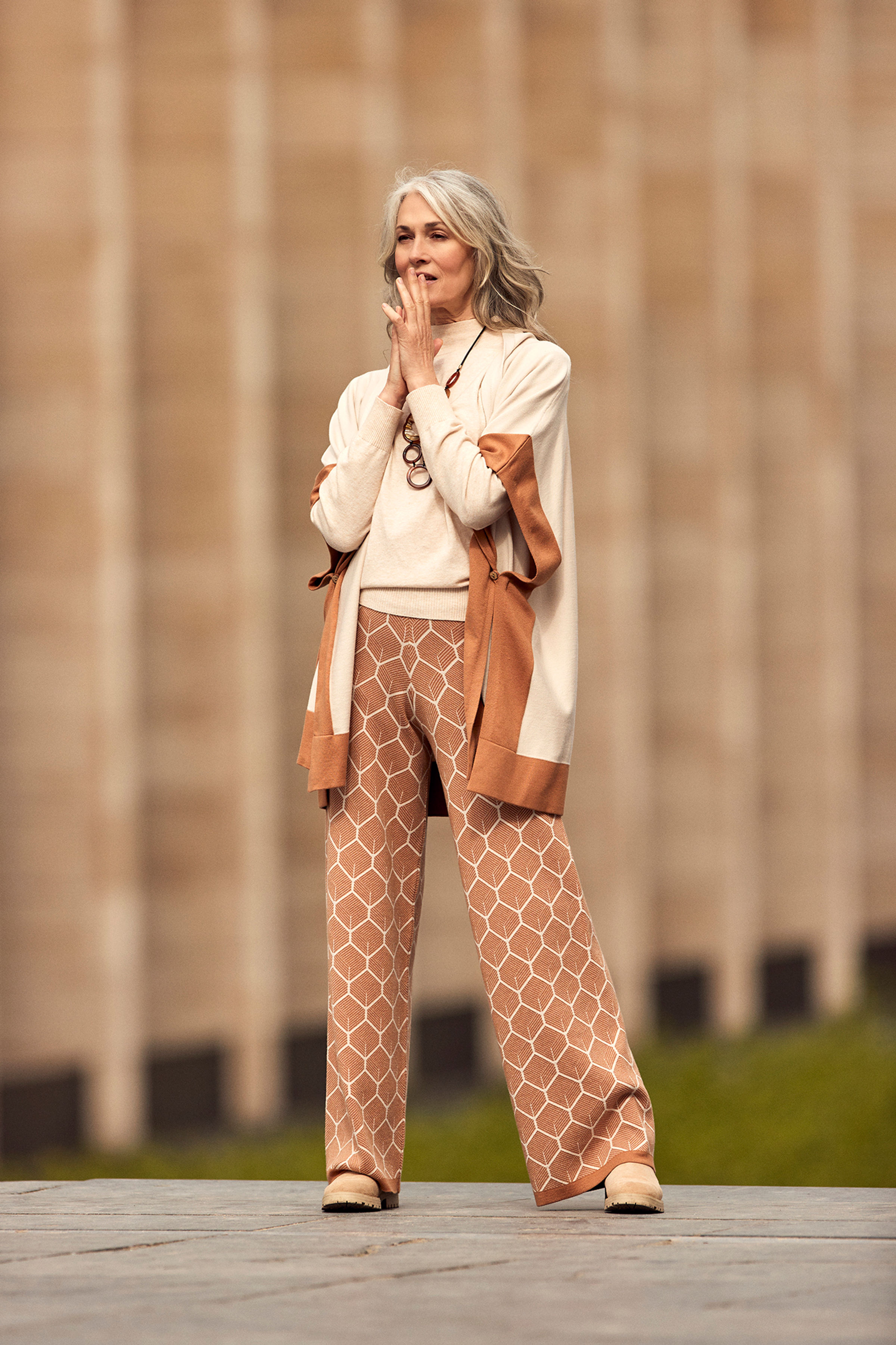 Broek in tricot met honingraatmotief - may