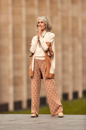 Broek in tricot met honingraatmotief - may