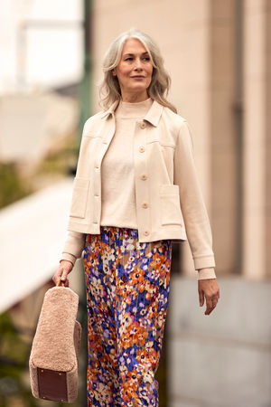 Veste courte en faux daim