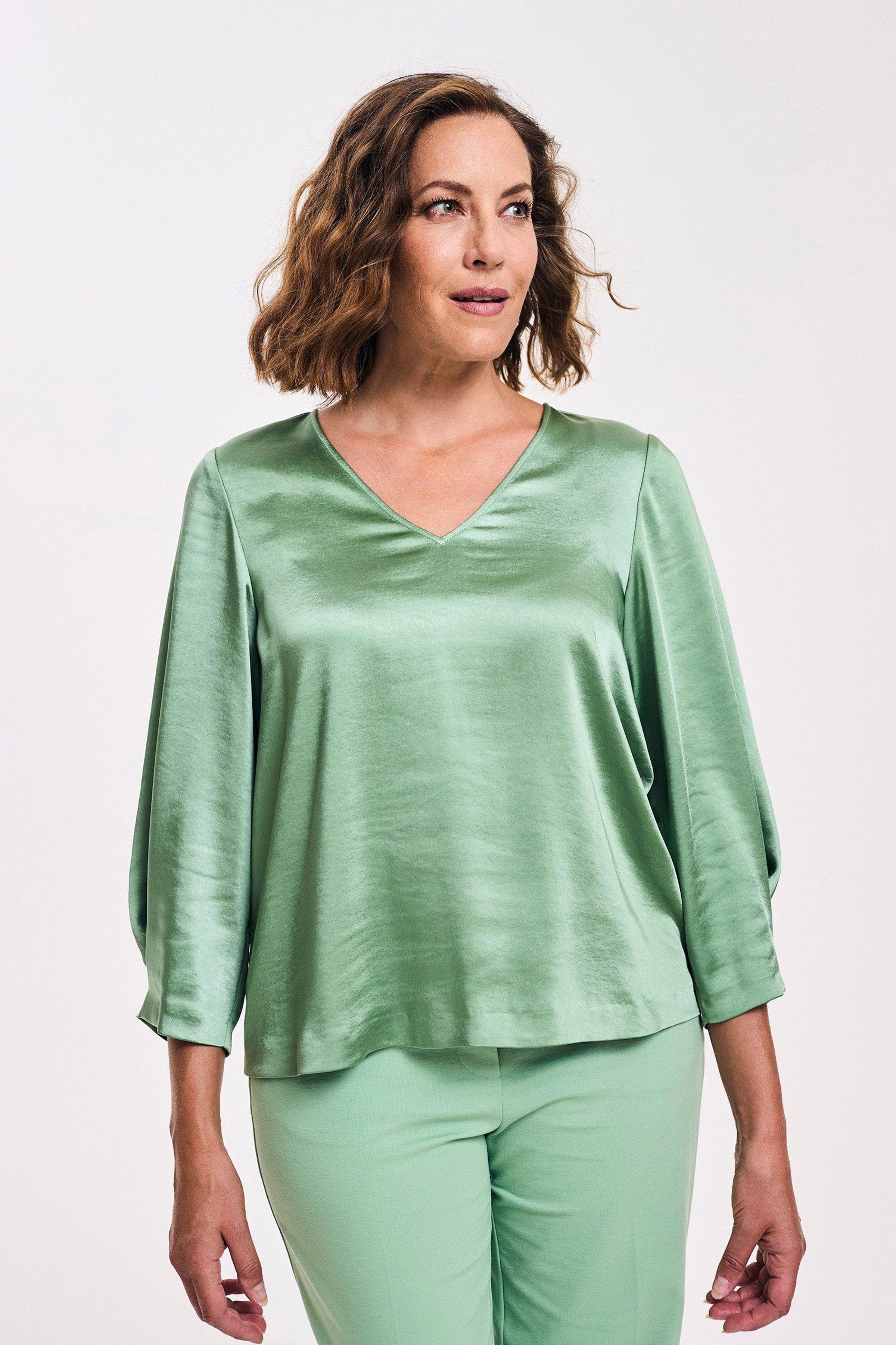 Satijnen blouse met V-hals - may