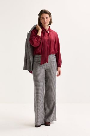Hemden - A-lijnblouse in lyocell voile met halsstrik