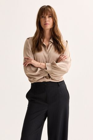 Hemdblouse in elastisch satijn