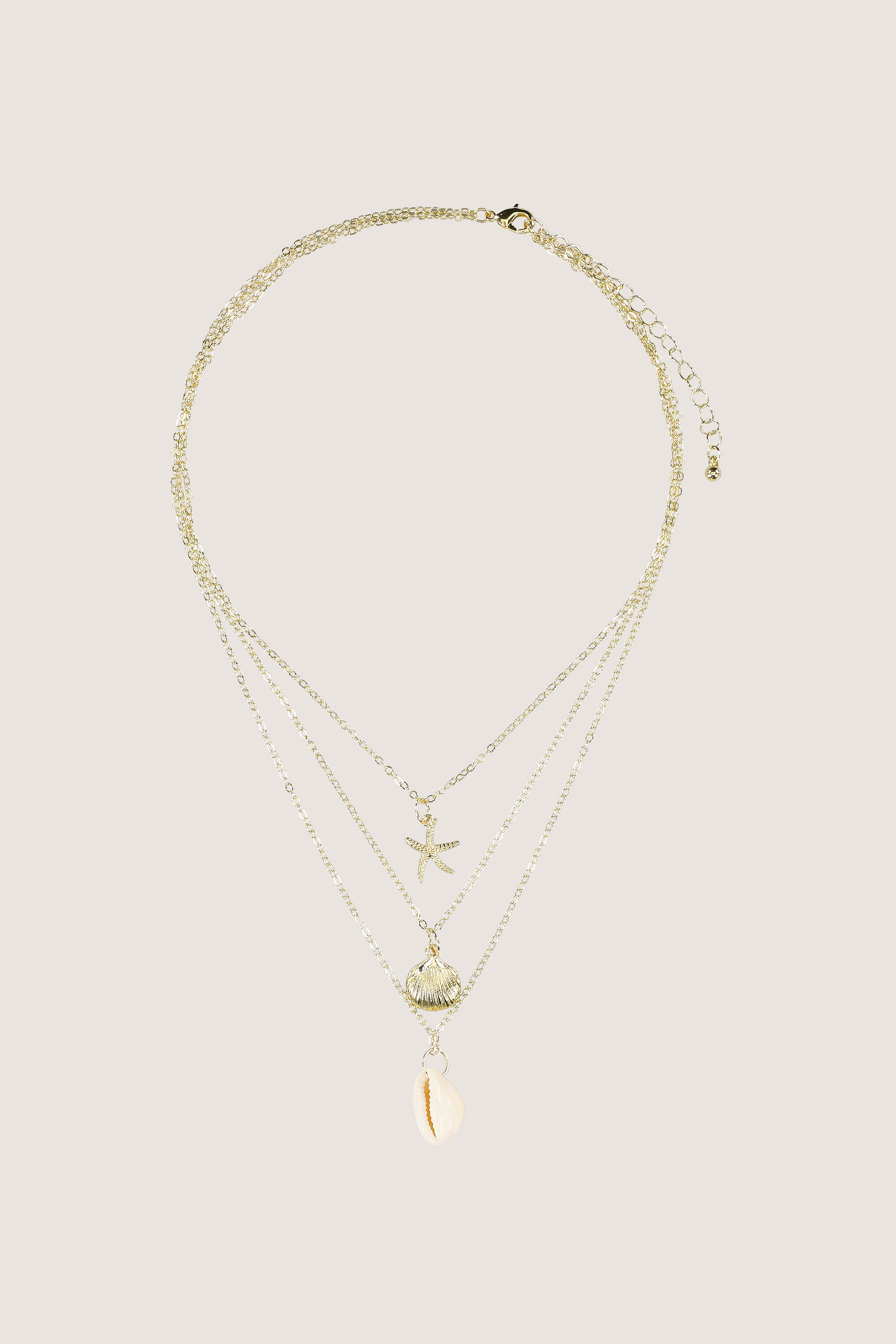 Driedubbele ketting met bedeltjes - may