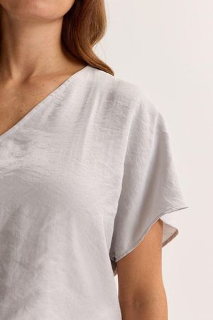 Hemden - T-shirtblouse met V-hals
