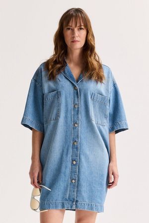 Korte hemdjurk in denim