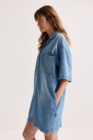 Kleedjes - Korte hemdjurk in denim