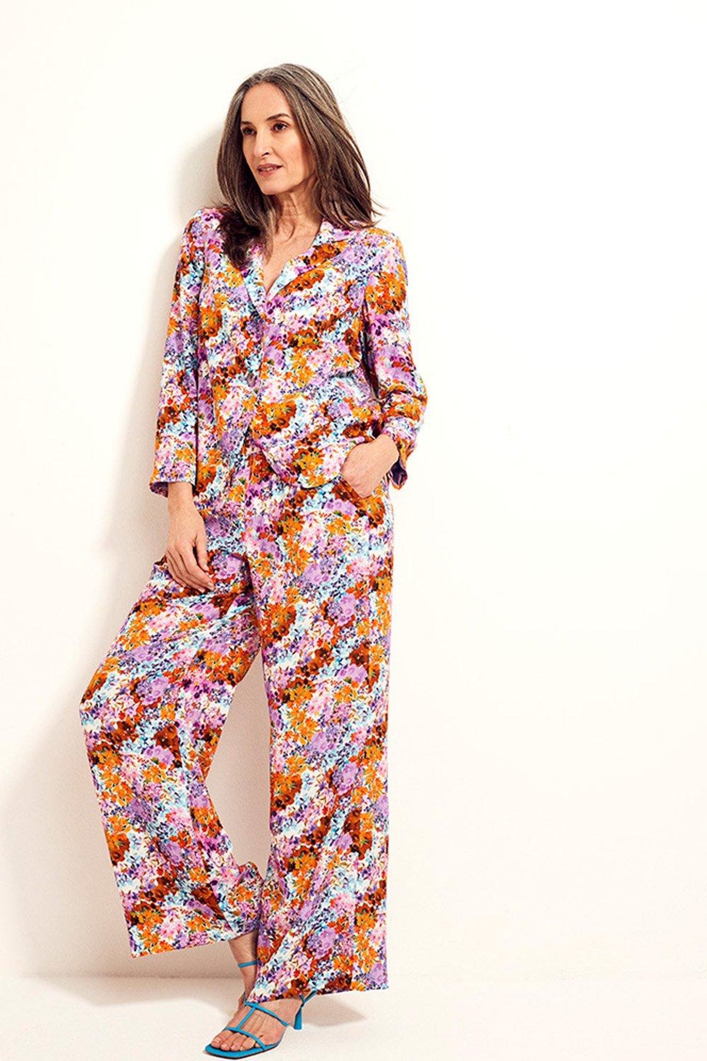 VERS CE LOOK - 
